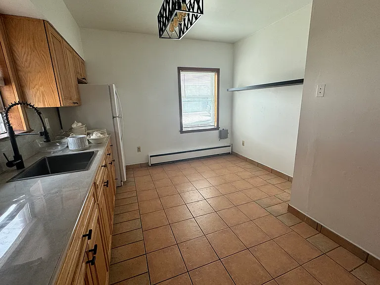 442 Ridge Rd #1R — Photo 7