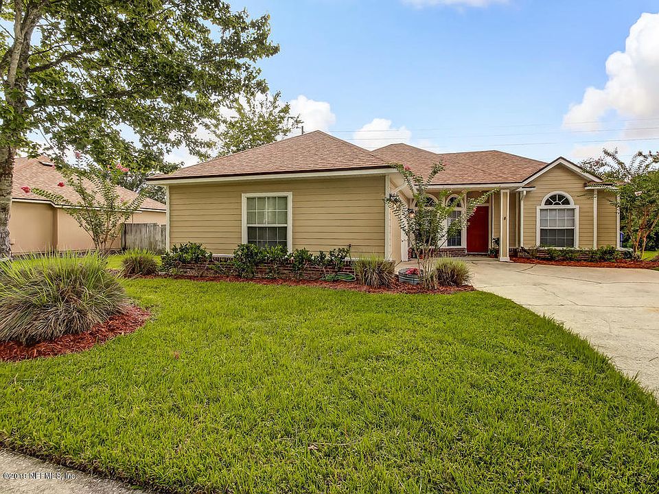 1st image of 813 Southern Belle Dr E