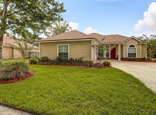 813 Southern Belle Dr E, Saint Johns, FL 32259