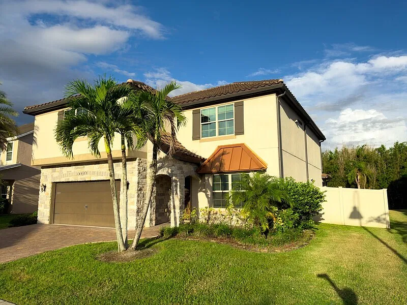 14823 Golden Sunburst Ave