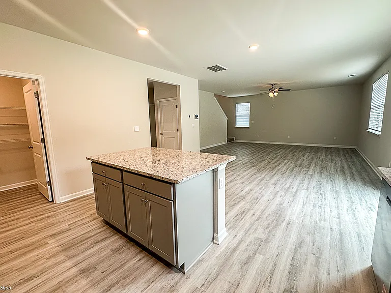 4044 Brians Ln — Photo 9