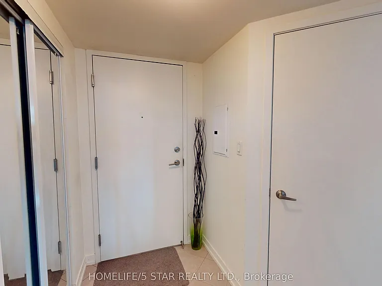 816 Lansdowne Ave #1209 — Photo 2