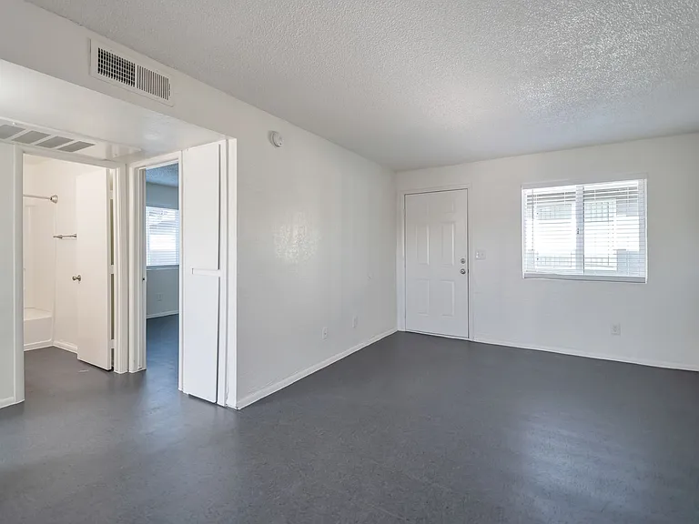 2234 W Hazelwood St — Photo 44
