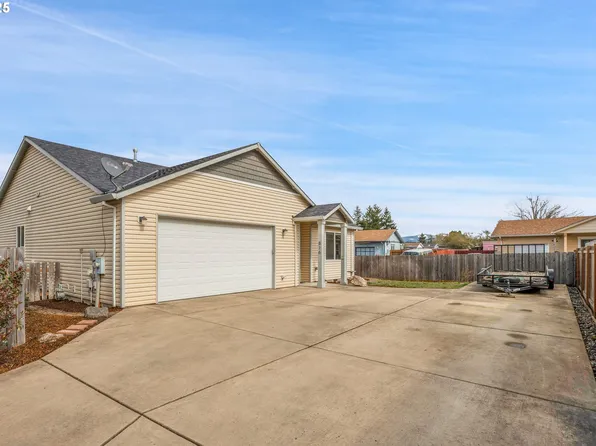 816 Alyssa Ct, Molalla, OR 97038