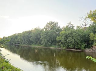 9 Maple Is, Momence, IL 60954