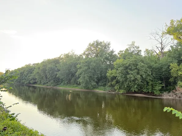 9 Maple Island St, Momence, IL 60954