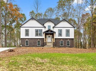 2770 Russell Rd, Palmyra, TN 37142