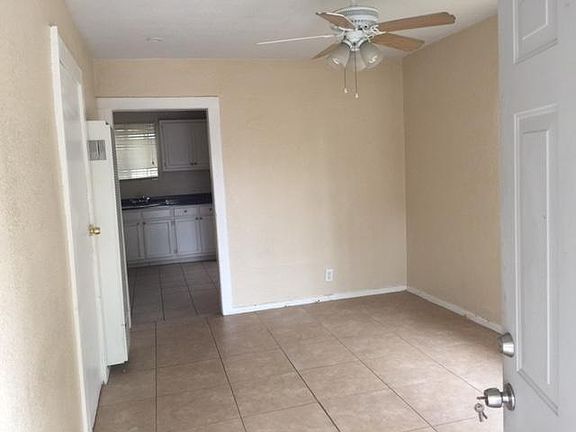 4th image of 636 S Bonnie Beach Pl