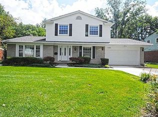 15698 Riverside St, Livonia, MI 48154