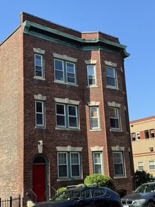 252 Harvard St APT 3, Cambridge, MA, 02139