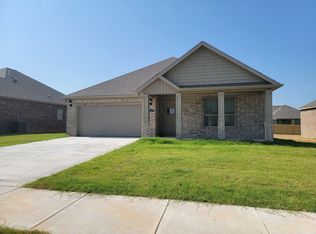 1041 N Skyline Landing Loop, Centerton, AR 72719