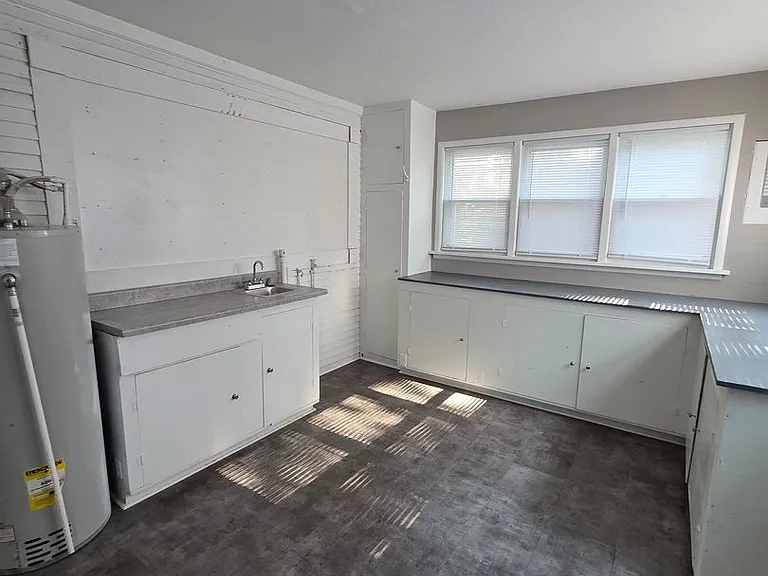 938 S Hiram St — Photo 3