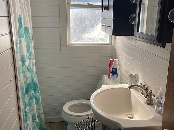 Upstairs Full Bath