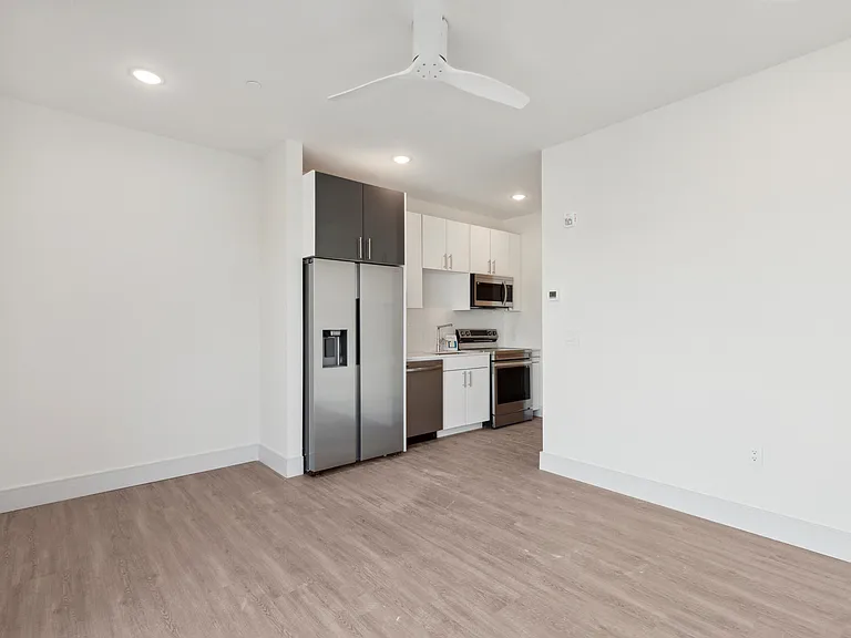 1221 E Fletcher St #409A — Photo 4