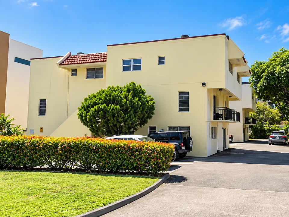 629 NE 2nd Ave Ft. Lauderdale, FL 33304