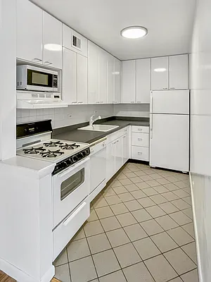 Rented by R New York | media 7