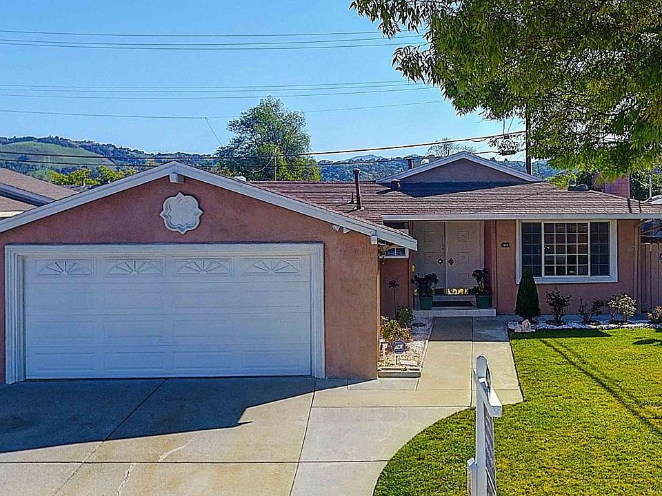 2nd image of 522 Calero Ave