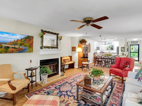 87 Willow Rd APT C2, Waynesville, NC 28786