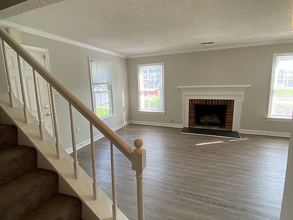 5th image of 74 Dehaven Dr