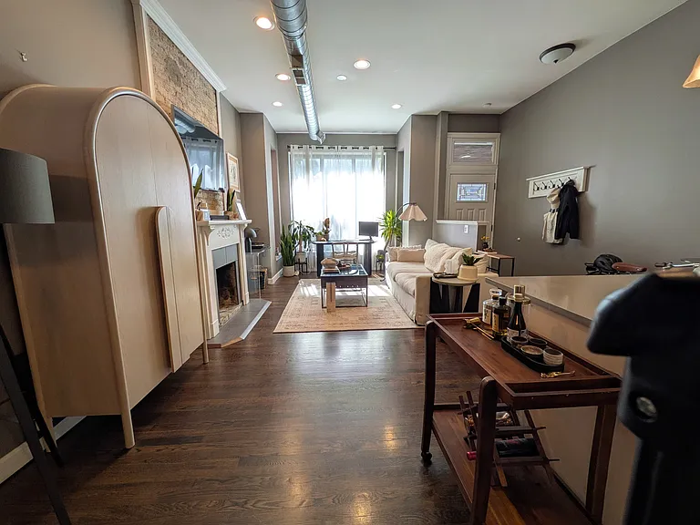 941 N Hoyne Ave #1 — Photo 9