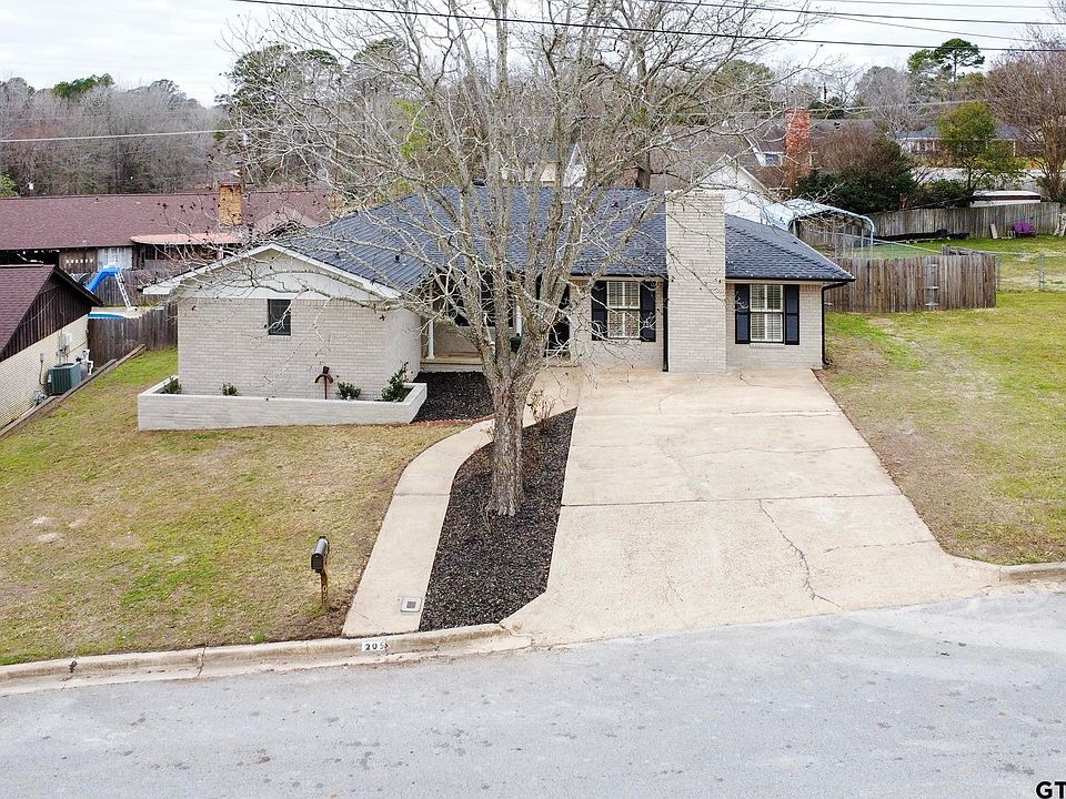 1st image of 205 N Meadowbrook Dr