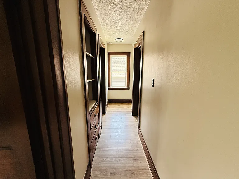 4123 Stickney Ave — Photo 7