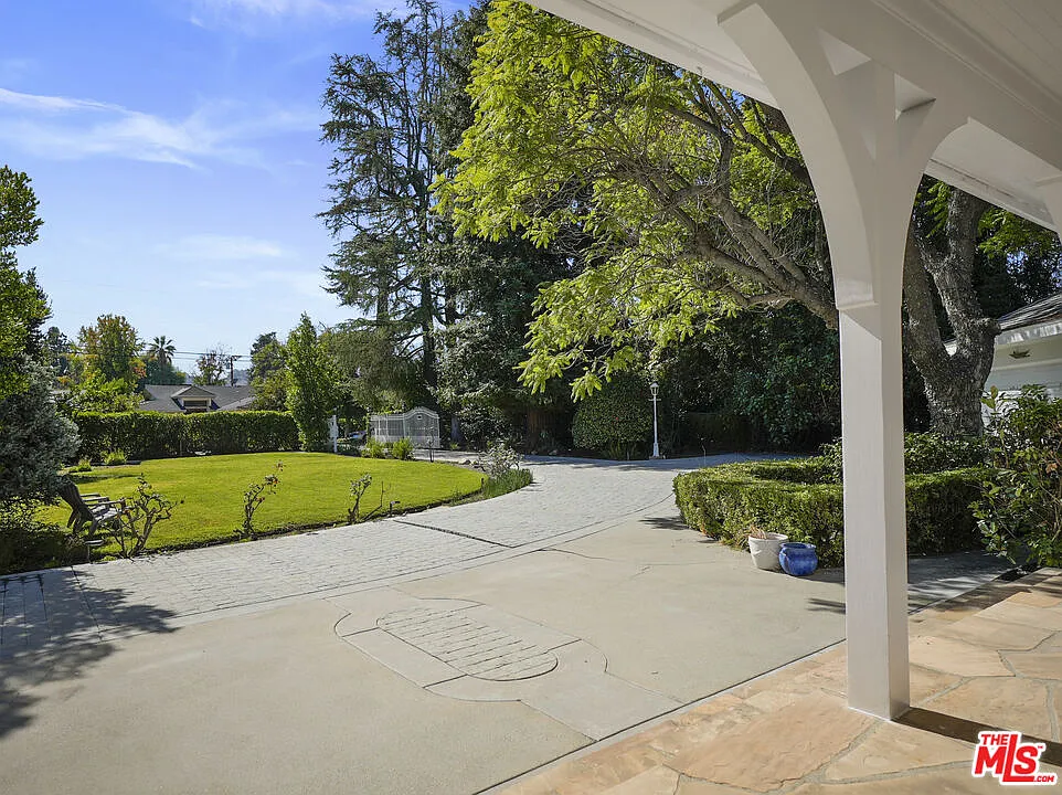 4 bed, 4.0 bath, 2936 sqft, $9,950 — Photo 4