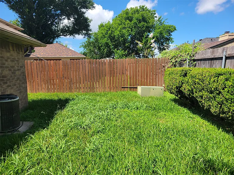 2034 Village Park Dr — Photo 14