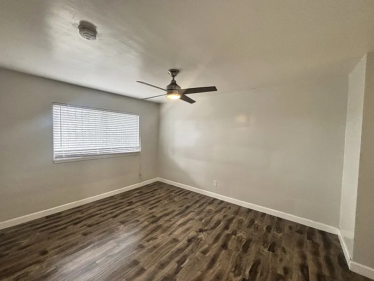 6601 Crenshaw Blvd — Photo 2