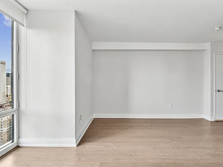 125 W 31st St #44G — Photo 3