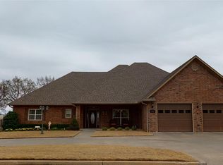 3805 Club View Dr, Muskogee, OK 74403