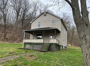 372 Ice Pond Rd, Leechburg, PA 15656