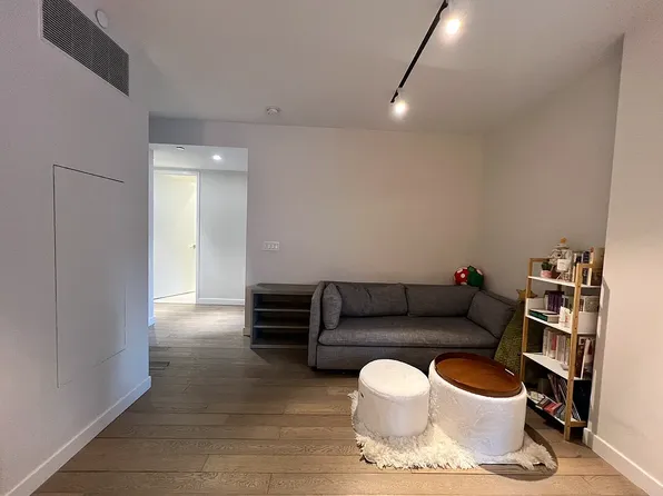 505 West 43rd Street image 9 of 11