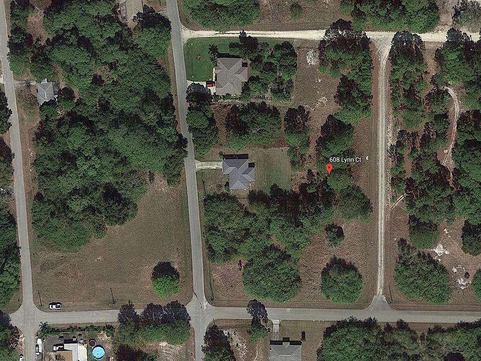 2nd image of 608 Lynn Dr