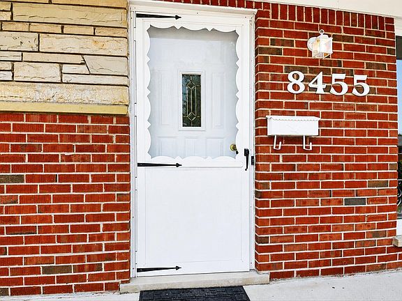 4th image of 8455 Rockland St