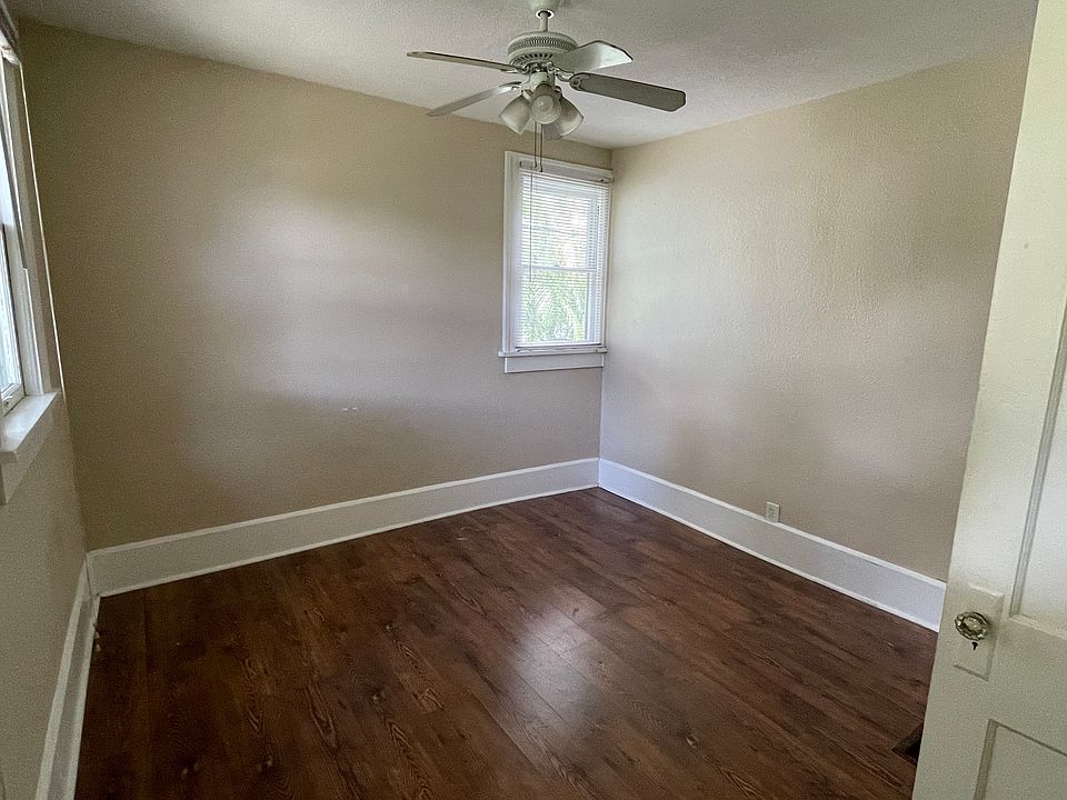 1st image of 721 11th Ave S