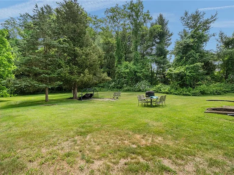 2340 S County Trl — Photo 34