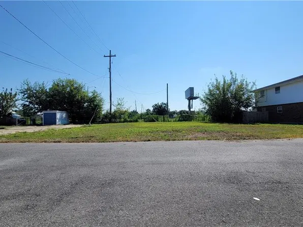 4659 Francis Dr, New Orleans, LA 70126