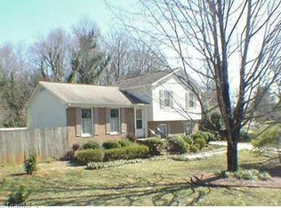 312 Village Ln, Greensboro, NC 27410