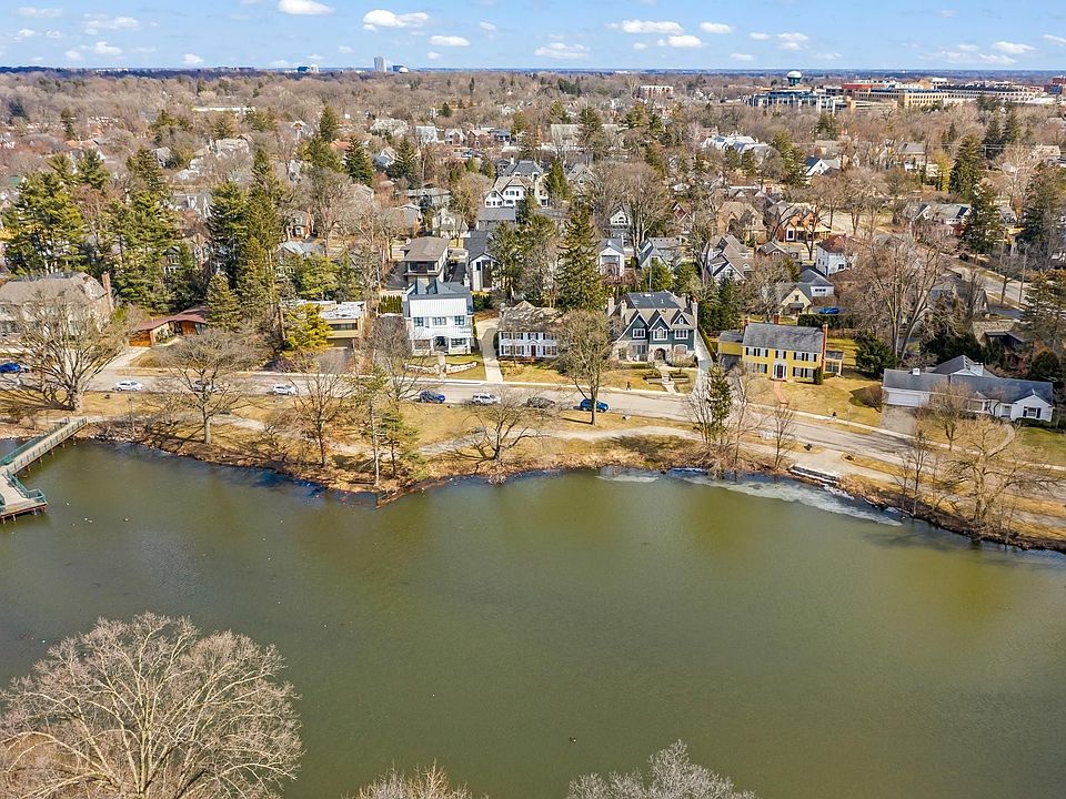 1st image of 640 Lakeside Dr