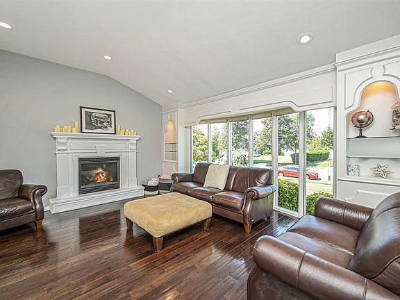 4th image of 250 Birchwood Park Dr