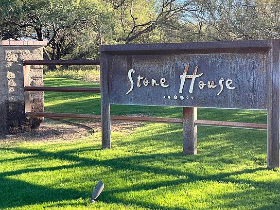 3rd image of 2208 E Old Stone House Trl