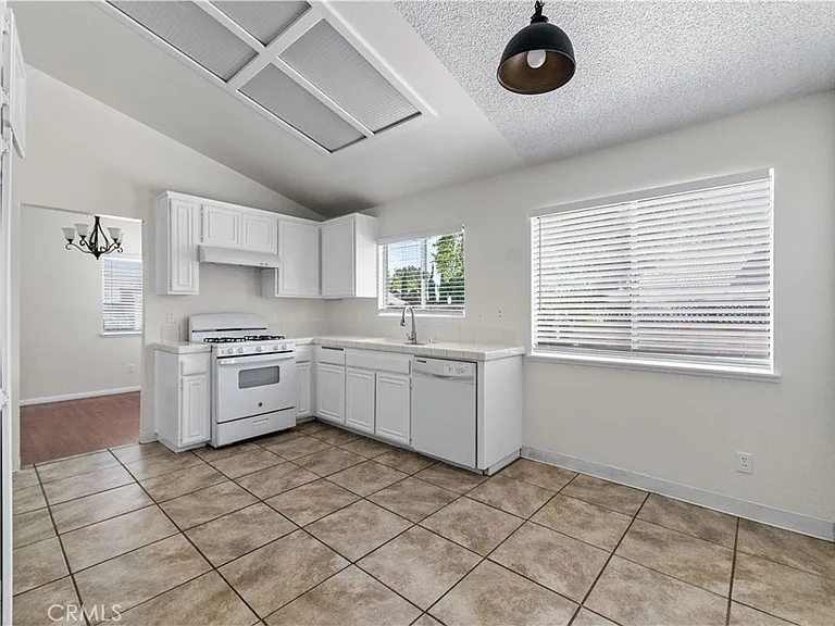 1232 Kings Rd — Photo 19