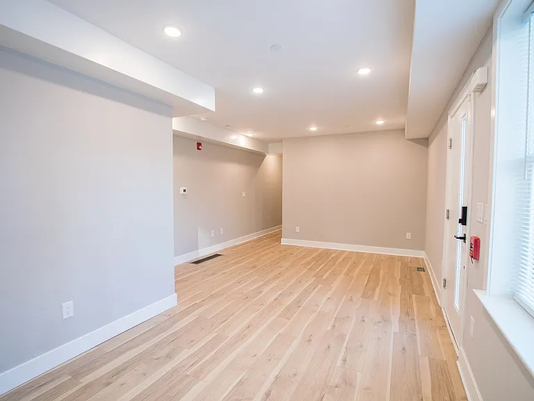 4926 Locust Street — Photo 3