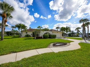 6691 Easton Dr, Sarasota, FL 34238
