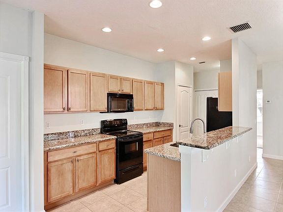 5th image of 2510 Creekside Dr
