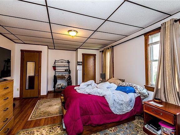 2 bedroom 1 bath remodeled apartment master bedroom with dual closets.