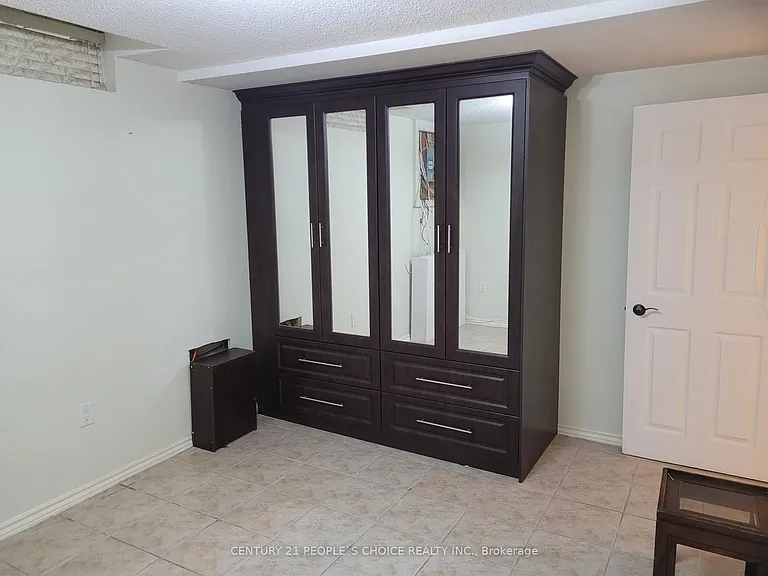 2524 Banfield Rd #BSMNT — Photo 8
