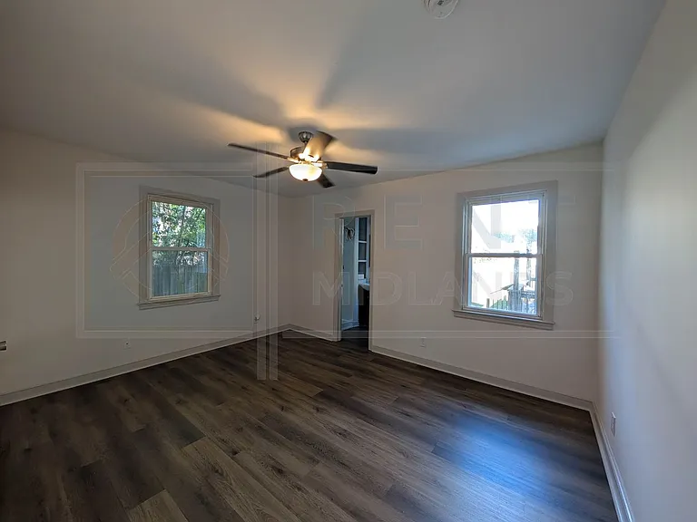 2307 Vine St — Photo 21