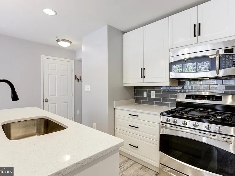 15262 Rosemont Manor Dr — Photo 9